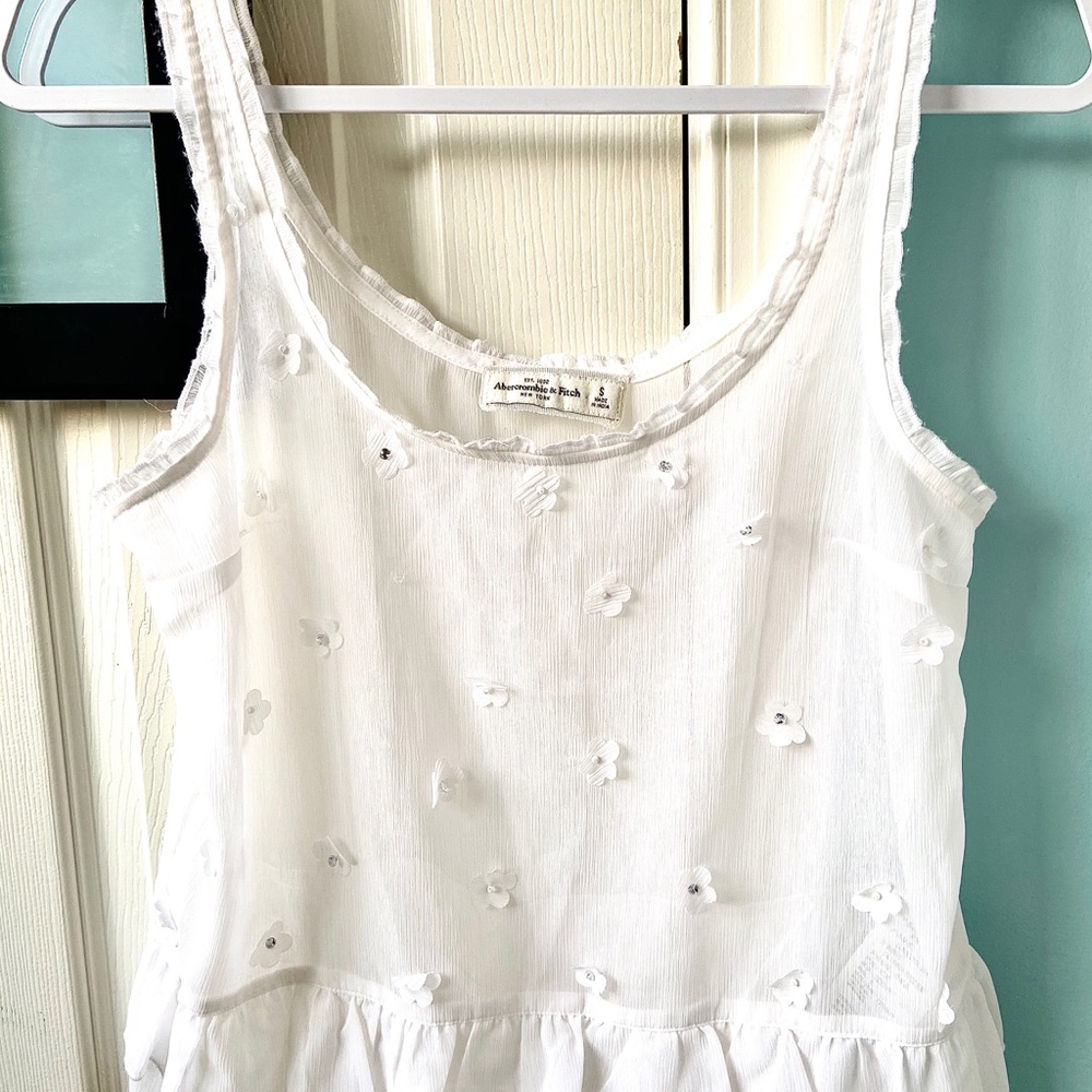 Abercrombie & Fitch Sheer white, daisy print tank